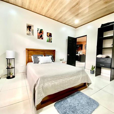 Orange Apartment 5 Min Aeropuerto Juan Santamaria Alajuela Luaran gambar