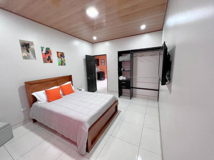 Orange Apartment 5 Min Aeropuerto Juan Santamaria Alajuela Luaran gambar